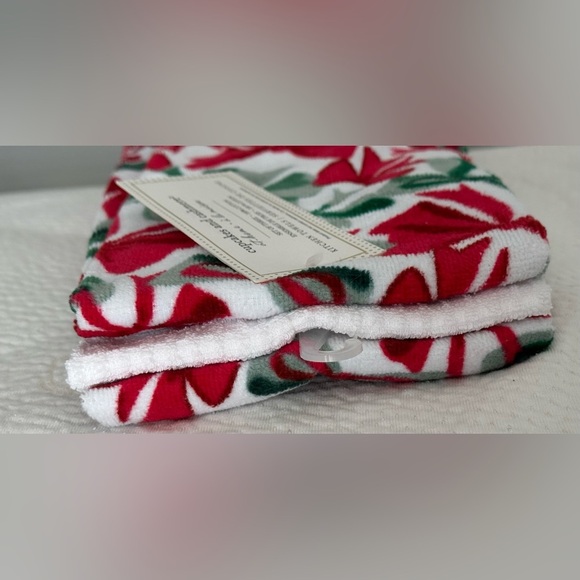 ✨NWT✨ cupcakes & cashmere: 3 Kitchen Towels - Picture 4 of 6